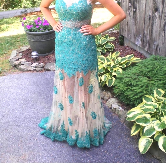 Dave & Johnny long, formal dress, teal green, Size 3/4. - Picture 2 of 16